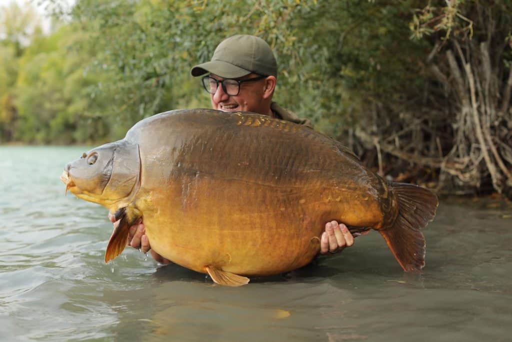 Best Carp Lakes in France Top French Fishing Lakes