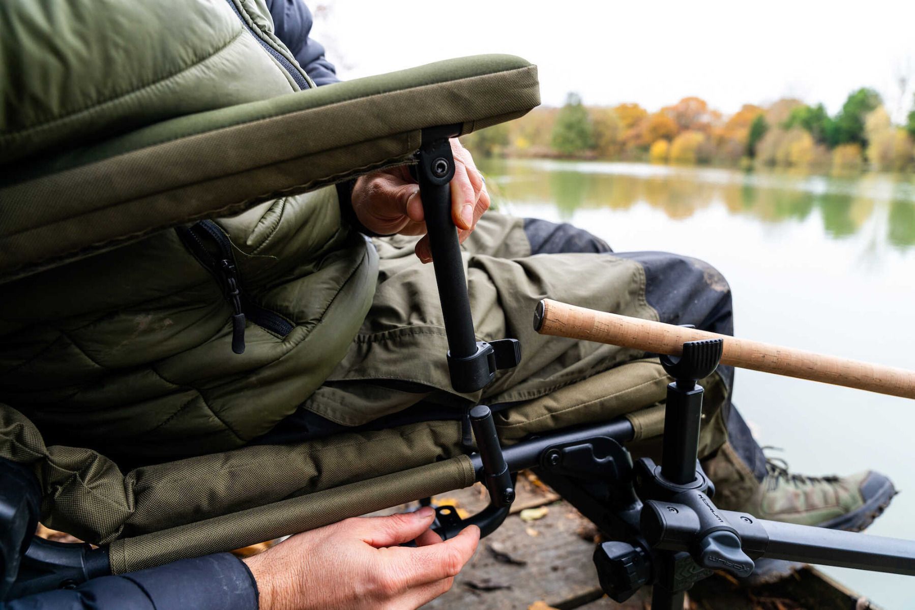Korum S23 Deluxe Fishing Chair - Tackle Addicts