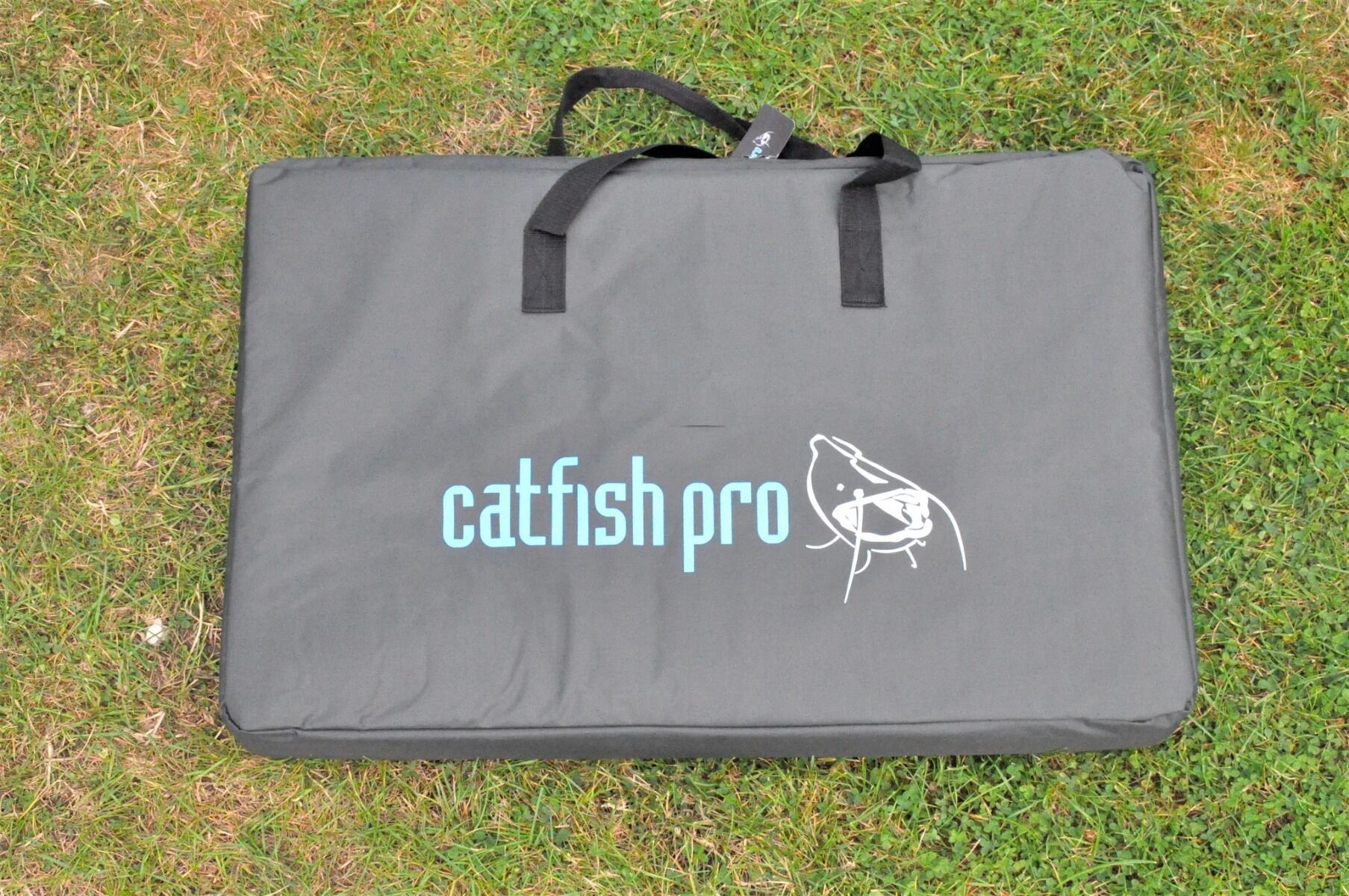 Catfish Pro Unhooking Mat With Flap and Stink Bag