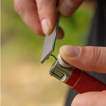 Gardner - Compact Hook Stone