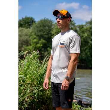 Guru - Magnify Grey Tee